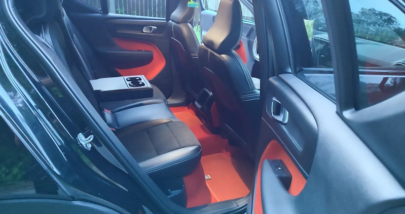 Volvo XC 40 cena 99900 przebieg: 182000, rok produkcji 2019 z Łazy małe 529